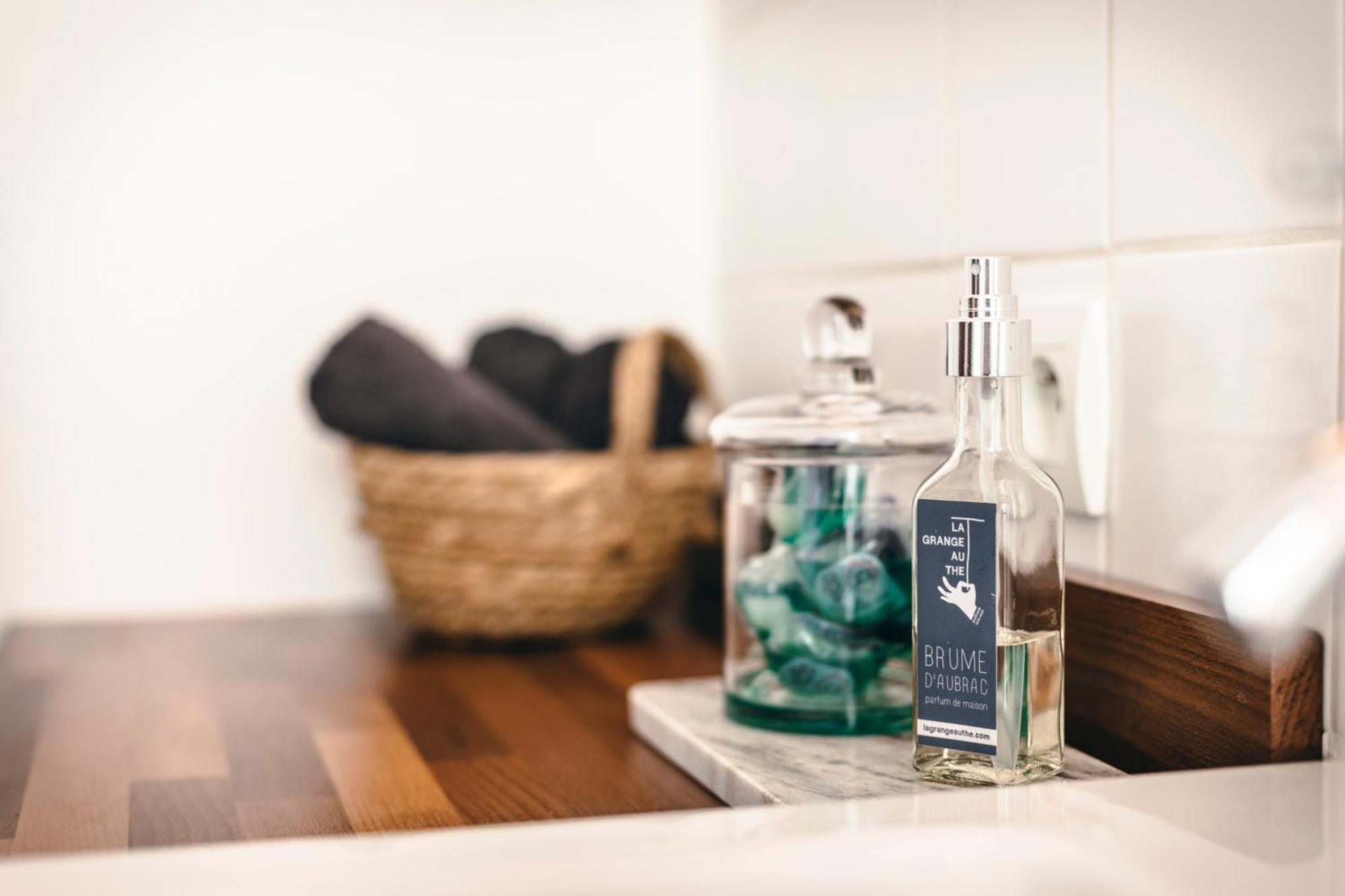 Appartement Cosy Au Coeur Du Village - Le Segala Montbazens Extérieur photo